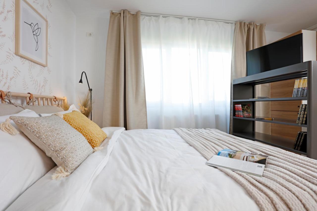 New & Cozy Studio In Ghencea + Netflix Bucharest Luaran gambar